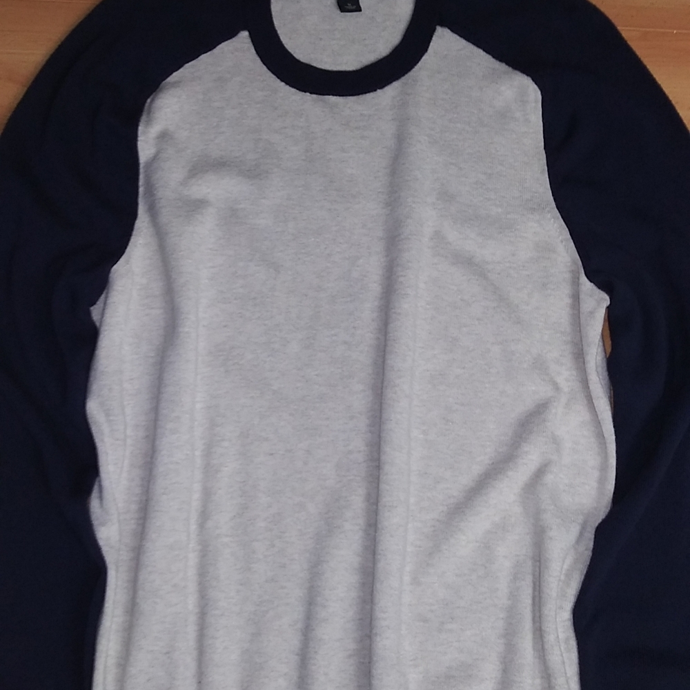 Banana Republic NWOT, light weight sweater.